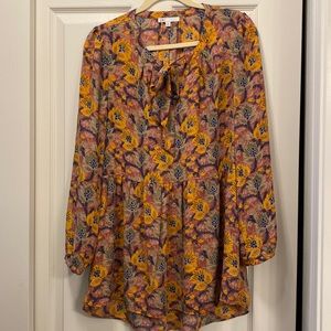 Floral print blouse, pussy bow, Size M